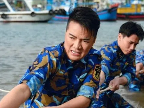 Đàm Vĩnh Hưng mặc áo lính, ra đảo làm một việc