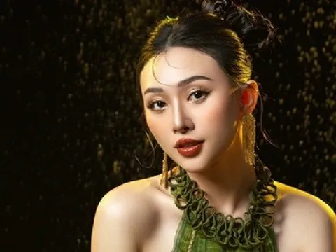 Nữ ca sĩ phải đi hát quán cà phê: "Tôi nhặt từng đồng bạc lẻ"