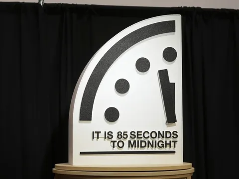 "Đồng hồ Tận thế" tiến sát mốc kỷ lục: Chỉ còn 85 giây đến “nửa đêm”