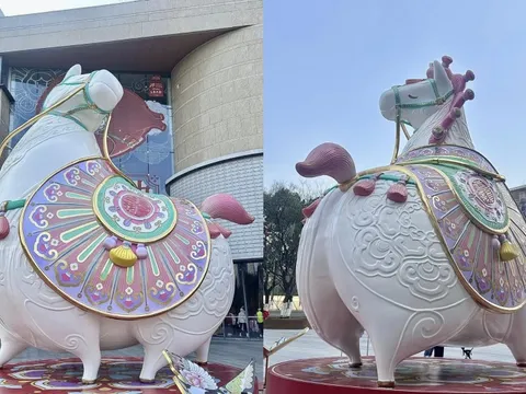 Linh vật ngựa 'béo như heo' ở Trung Quốc