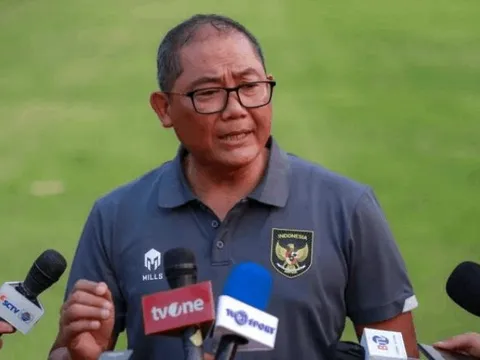 FIFA phạt “sếp lớn” bóng đá Indonesia kỷ lục: Cấm 20 trận sau khi đẩy ngã trọng tài
