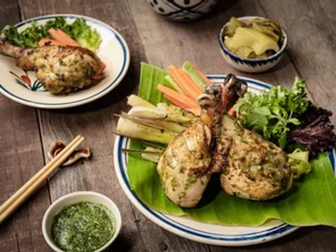 Gà Mỹ nổ muối é cho mâm cơm đoàn viên ngày Tết