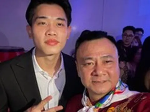 Đình Bắc làm gì mà khiến dân mạng rần rần dưới bài đăng của NSND Tự Long sau WeChoice Awards 2025?