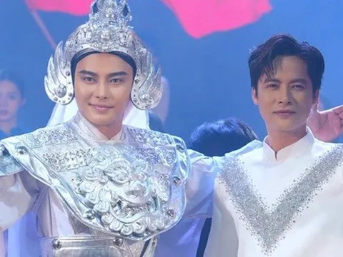 Nam ca sĩ hát nhạc đỏ: "Tôi tích cóp mãi mới có tiền mua nổi chiếc đồng hồ"