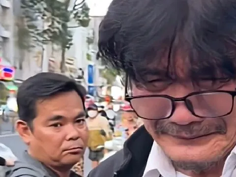 Nam NSƯT 64 tuổi: "Tôi vừa đi về nhà vừa khóc nức nở"