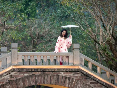 Có gì ở điểm du lịch chưa mở cửa đã 'cháy tour' ở Ninh Bình?