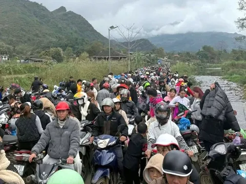 'Thất thủ' đường lên Hà Giang, Cao Bằng dịp Tết