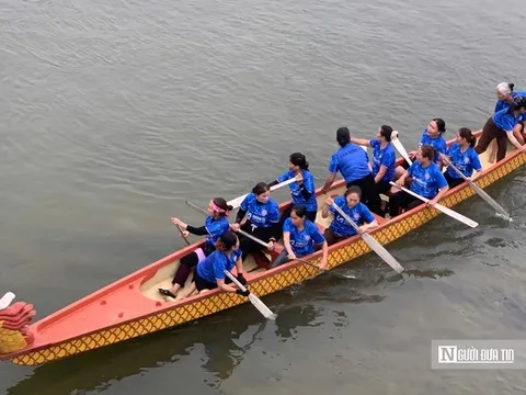 Sắc xuân trên dòng Ngàn Phố: Lễ hội gắn kết cộng đồng sau sáp nhập