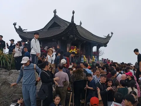 Kỷ lục trên đỉnh Yên Tử