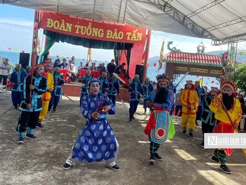 Rộn ràng lễ hội cầu ngư 200 năm tuổi ở Nhơn Lý