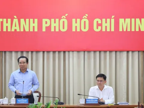 Chủ tịch UBND TPHCM: Đại biểu dự họp không báo cáo hình thức