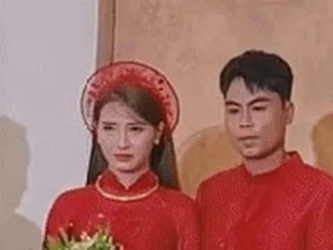Khoảnh khắc cô dâu Huyền Trang Mù Tạt mím môi kìm nén nước mắt trong ngày cưới Đức Huy: Nay em đã có chồng!