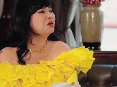 NSND Thanh Lam ngồi du thuyền, nhắc đàn em: "Đừng có nói mỉa chị"