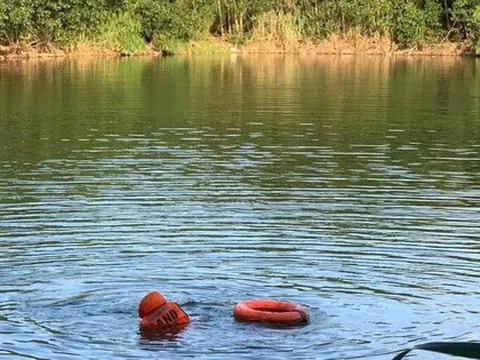 Phát hiện thai phụ và con gái tử vong dưới hồ sau tin nhắn tạm biệt