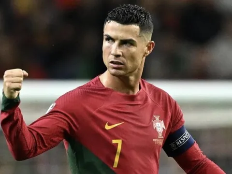 Chuyên cơ của Ronaldo bất ngờ rời Ả Rập Xê Út giữa lúc bom đạn