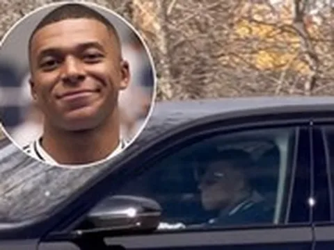 Vì sao Mbappe 28 tuổi mới biết lái xe?