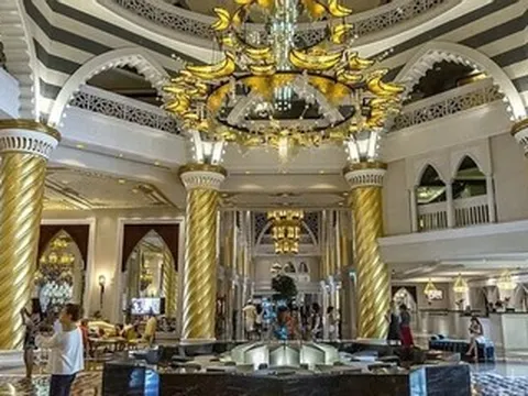 Giới nhà giàu Dubai 'cố thủ' trong hầm trú ẩn ở biệt thự xa hoa