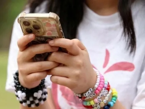 Công nghệ 7/3: AI Việt được ưa chuộng, Indonesia cấm trẻ dùng mạng xã hội