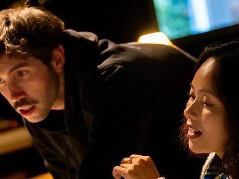 Nữ ca sĩ sang tận Pháp làm 1 việc tốn kém, xa xỉ