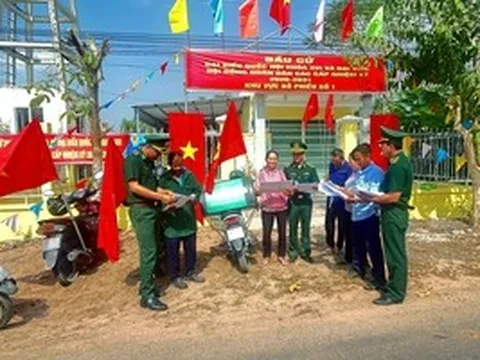 “Tiếng loa Biên phòng” vẫn miệt mài trước giờ bầu cử