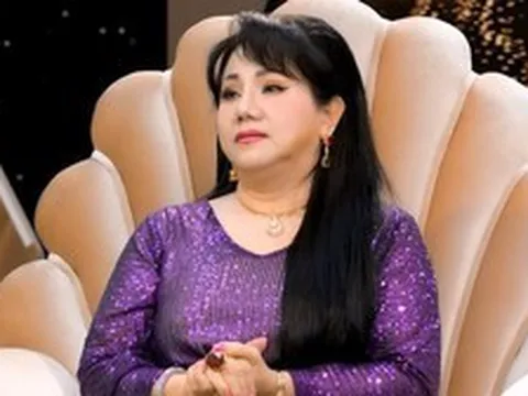 Nữ danh ca U70: "Tôi bình tĩnh ký giấy ly hôn"