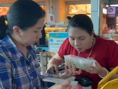 Nữ NSƯT bay về Mỹ một mình: "2 tuần nữa tôi sẽ quay lại Việt Nam"