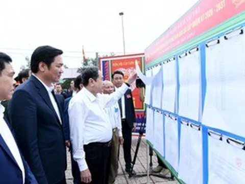 Cử tri cả nước phát huy quyền làm chủ, trực tiếp lựa chọn những đại biểu tiêu biểu, xứng đáng nhất