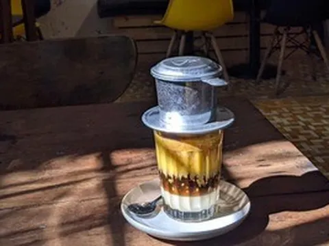 Đừng để cà phê pha phin chết mòn