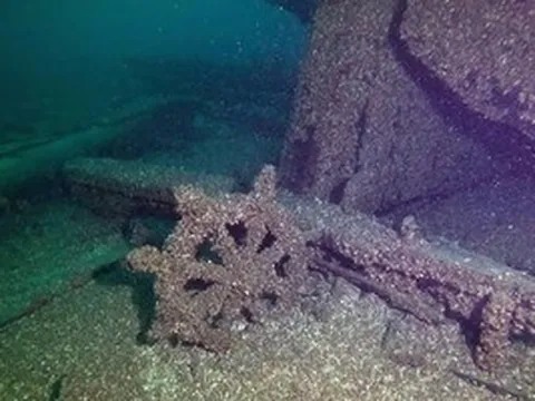 Lòng hồ đầy "tàu ma" ở Mỹ