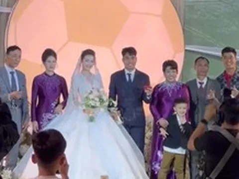 Duy Mạnh tái hiện khoảnh khắc cắm cờ trên tuyết trắng, cùng con trai làm điều đặc biệt trong đám cưới Đức Huy - MC Mù Tạt