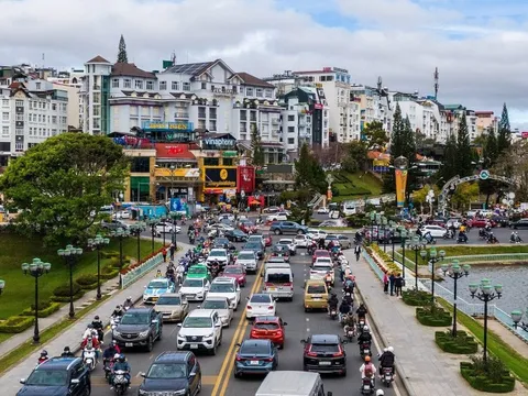 Đà Lạt điều tiết giao thông khi sân bay Liên Khương tạm đóng cửa