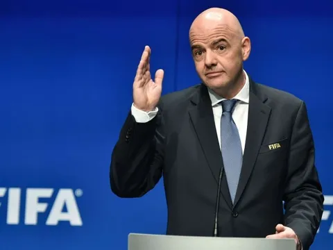 Tình thế buộc chủ tịch FIFA phải ủng hộ Vinicius hết mình