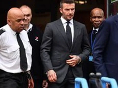 Bê bối khiến Beckham "chao đảo" sự nghiệp