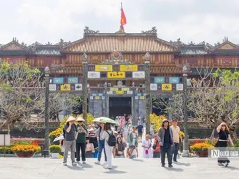 Huế cần làm gì để kéo dài thời gian lưu trú của du khách thông qua các hoạt động kinh tế đêm?