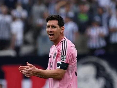Messi vào thế khó vì lời mời của ông Trump