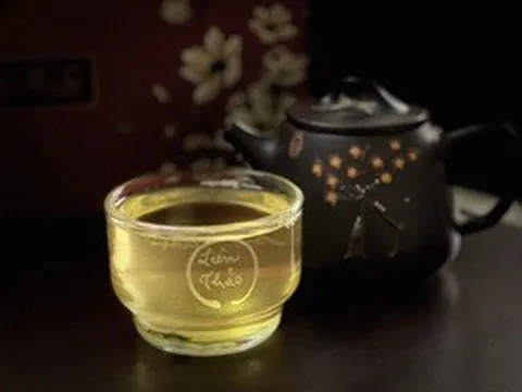 Ấm trà lúc 3 giờ sáng