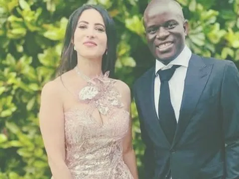 Cầu thủ dễ mến nhất thế giới - Kante bí mật kết hôn với mẹ đơn thân có 3 con riêng, hơn mình 17 tuổi