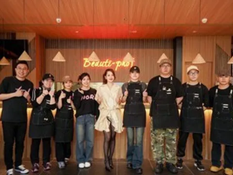 Chi Pu nhượng lại nhà hàng phở Việt ở Thượng Hải