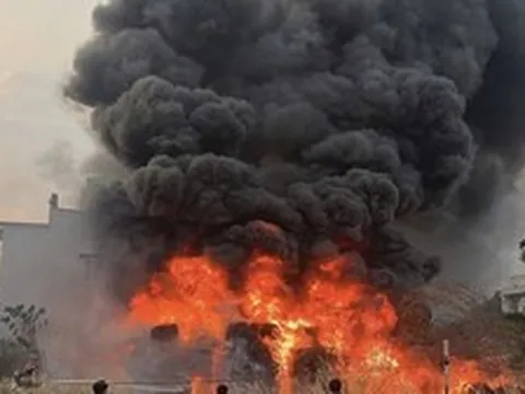 Cháy lớn ở TPHCM, lửa đỏ rực một vùng