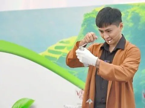 Chiếc cối xay cà phê và chén trà "động" của anh chàng 9X điển trai