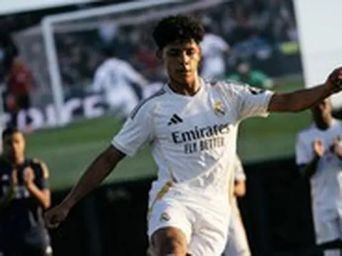 Cristiano Ronaldo Jr. gây sốt khi thử việc tại Real Madrid