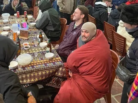 Khách Tây chỉ cách 'sinh tồn' ở Việt Nam vào mùa đông