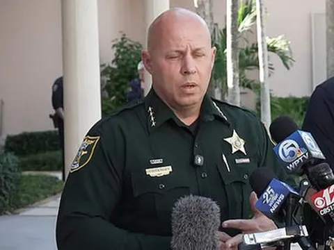 Nóng: Cảnh sát Mỹ bắt giữ siêu sao Tiger Woods