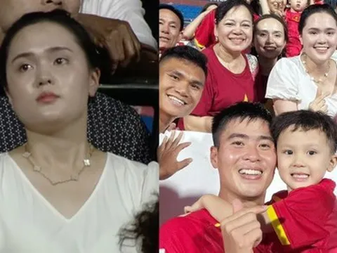 Tiểu thư Quỳnh Anh cười tít mắt, tự hào kể về bàn thắng của Duy Mạnh: Chồng em rất hiếm khi ghi bàn nên em rất vui