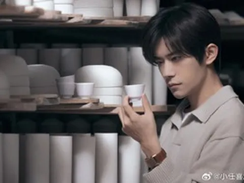 "Ảnh đế" Dịch Dương Thiên Tỉ bị "ăn cắp" hình ảnh và giọng nói