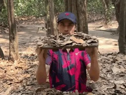 Tay vợt pickleball số 4 thế giới chui hầm, bắn súng ở địa đạo Củ Chi