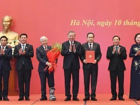 Tổng Bí thư, Chủ tịch nước trao Quyết định của Bộ Chính trị chỉ định Đảng ủy Quốc hội