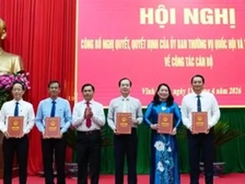 Công bố quyết định nhân sự chủ chốt tỉnh Vĩnh Long