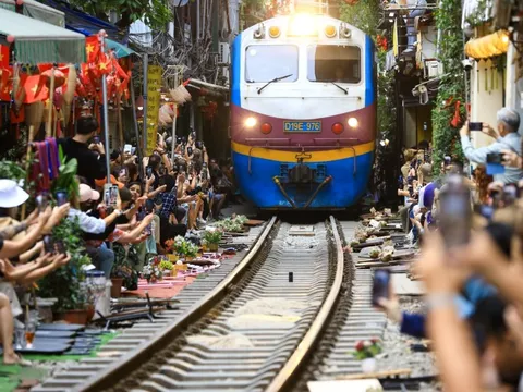 Sẽ lắp camera giám sát phố cà phê đường tàu Hà Nội