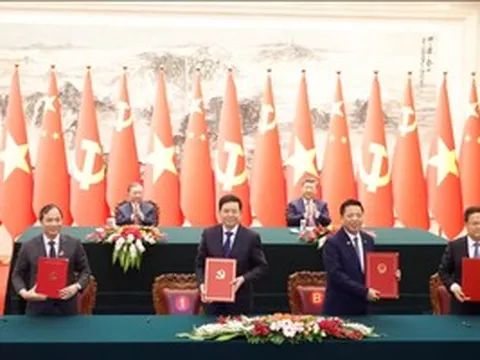 Lễ ký kết các văn kiện hợp tác tiêu biểu giữa Việt Nam - Trung Quốc